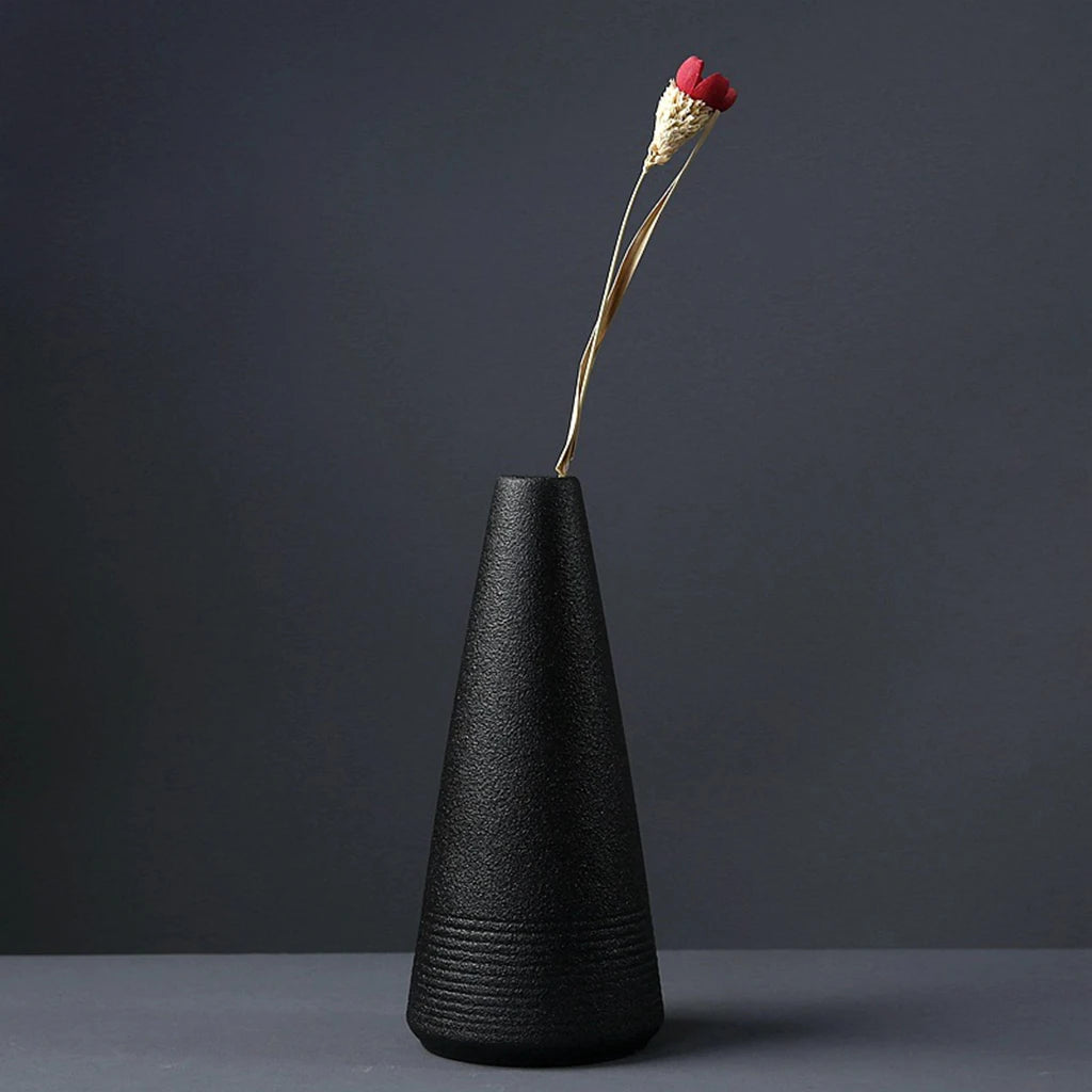 Vase en céramique noir élégant et moderne