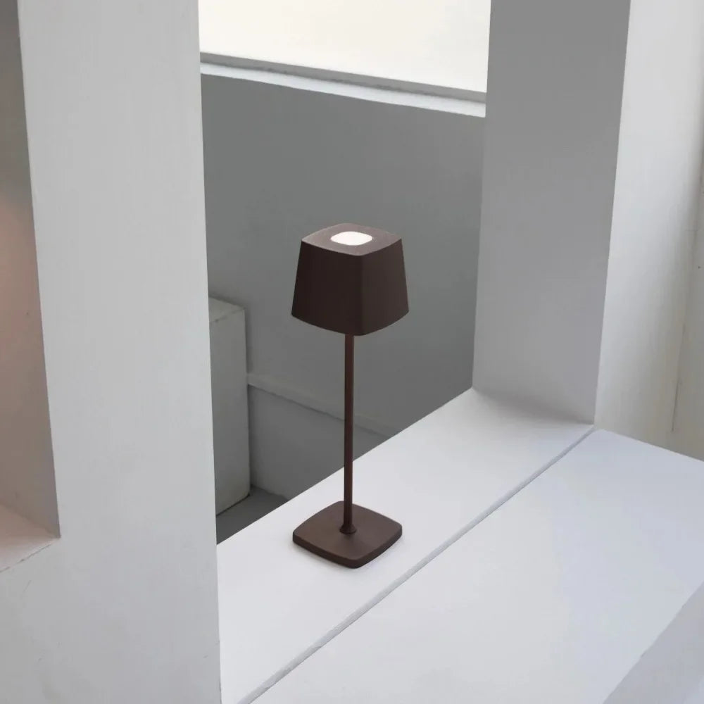 Lampe de table LED design contemporain