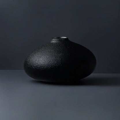 Vase en céramique noir élégant et moderne