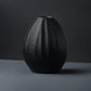 Vase en céramique noir élégant et moderne